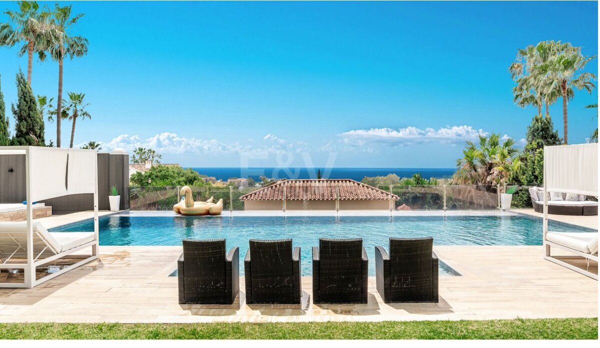 8 bedroom rental villa marbella 4 Versace Villa in Elviria, Marbella.