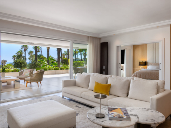 Los Granados Phase II, Puerto Banus.  Luxury Apartment