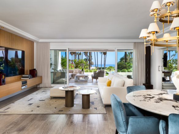 Los Granados Phase II, Puerto Banus.  Luxury Apartment