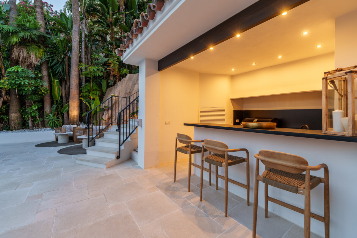 Panoramic Views from this 6 bedroom rental gem.