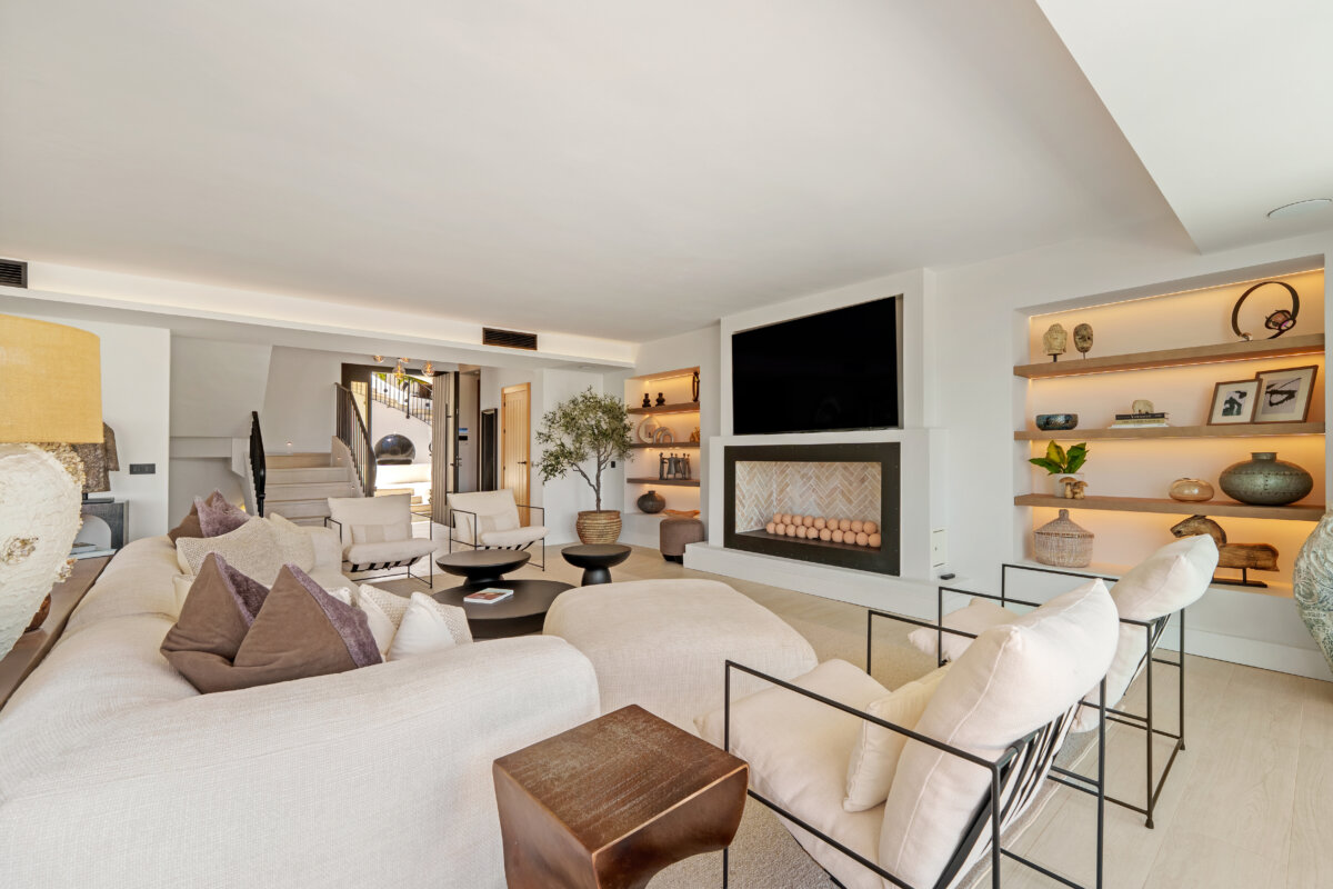 Panoramic Views from this 6 bedroom rental gem.
