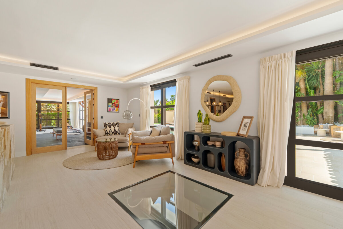 Panoramic Views from this 6 bedroom rental gem.